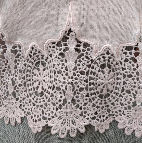 Pink long sleeve shirt with lace trim detail – H&M - Picture 2 of 6